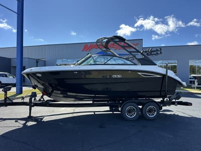 BOATZON | Sea Ray SDX 230 Surf 2026
