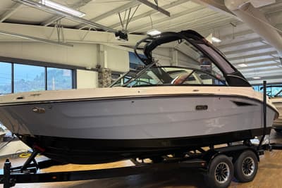 BOATZON | Sea Ray SDX 230 Surf 2026