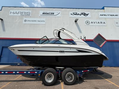 BOATZON | Sea Ray SDX 230 Surf 2026