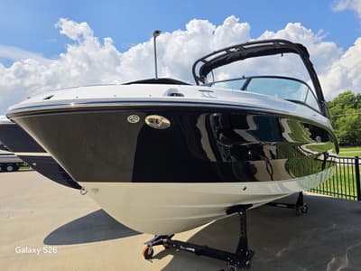 BOATZON | Sea Ray SDX 250 2026
