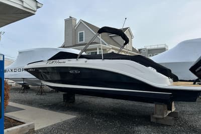 BOATZON | Sea Ray SDX 250 Outboard 2019