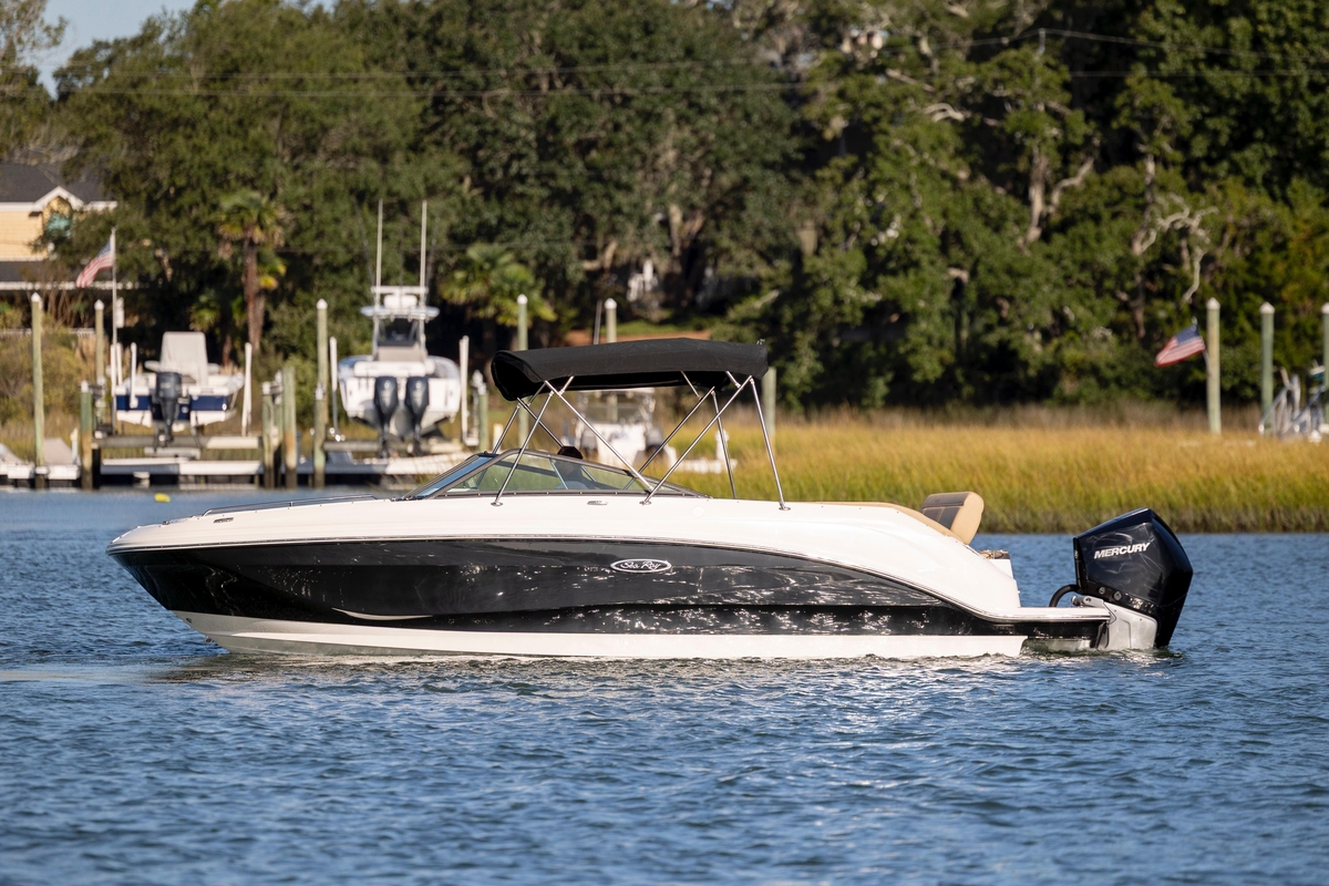 2019 Sea Ray SDX 250 Outboard - Sold Boat