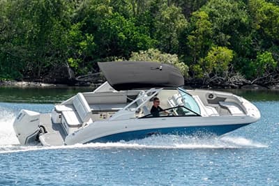 BOATZON | Sea Ray SDX 250 Outboard 2021