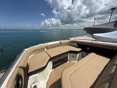 BOATZON | Sea Ray SDX 250 Outboard 2023