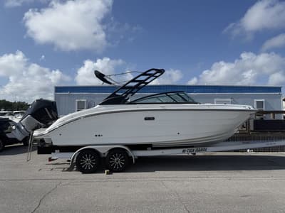 BOATZON | Sea Ray SDX 250 Outboard 2026