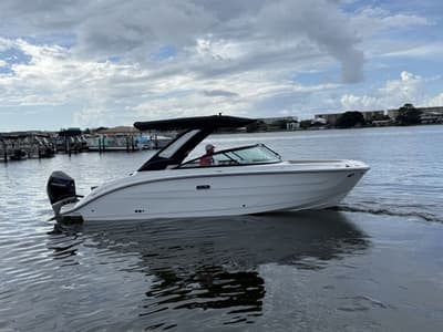 BOATZON | Sea Ray SDX 250 Outboard 2026