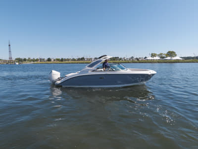 BOATZON | Sea Ray SDX 250 Outboard 2026