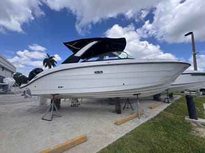 BOATZON | Sea Ray SDX 250 Outboard 2027