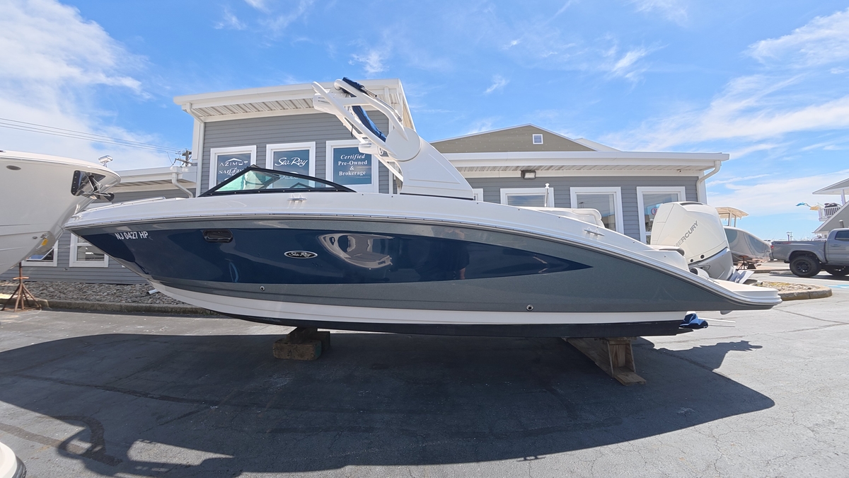 2020 Sea Ray SDX 270 Outboard - Sold Boat