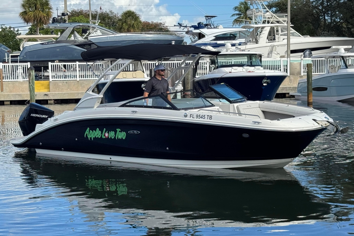 2022 Sea Ray SDX 270 Outboard - Sold Boat