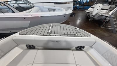 BOATZON | Sea Ray SDX 270 Outboard 2027 BOATZON | Sea Ray SDX 270 Outboard 2027