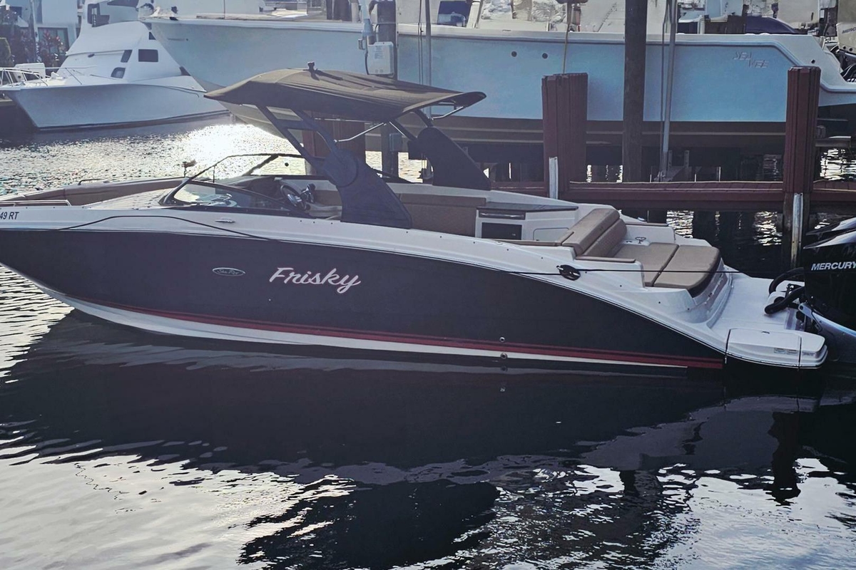 2018 Sea Ray SDX 290 Outboard - Sold Boat
