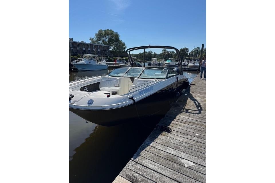 2019 Sea Ray SDX 290 Outboard - Sold Boat