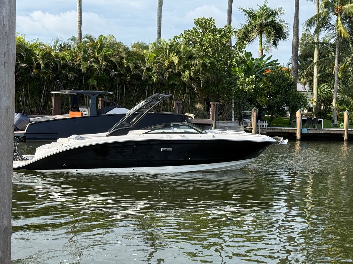 2026 Sea Ray SDX 290 Outboard - Sold Boat