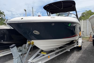 BOATZON | Sea Ray SLX 230 2019