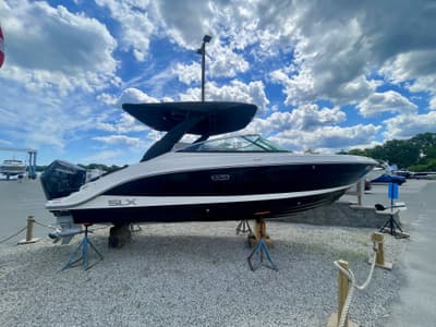 BOATZON | Sea Ray SLX 260 Outboard 2026