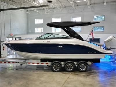 BOATZON | Sea Ray SLX 260 Outboard 2027