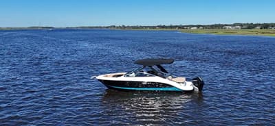 BOATZON | Sea Ray SLX 260 Outboard 2027