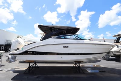 BOATZON | Sea Ray SLX 260 Outboard 2027