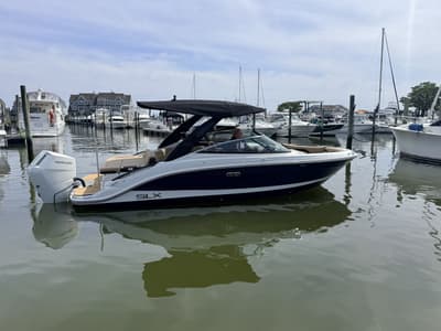 BOATZON | Sea Ray SLX 260 Outboard 2027