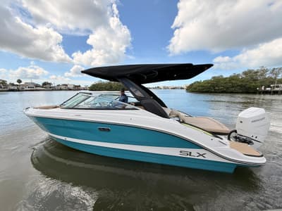 BOATZON | Sea Ray SLX 260 Outboard 2027