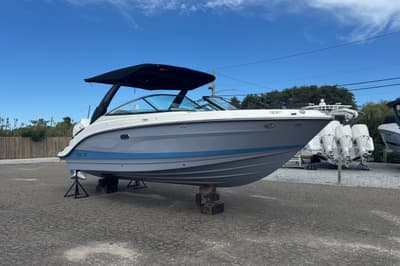 BOATZON | Sea Ray SLX 260 Outboard 2027