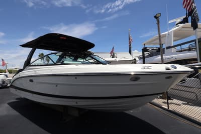 BOATZON | Sea Ray SLX 280 Outboard 2027