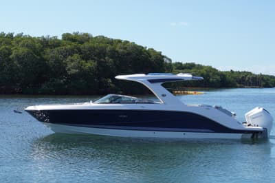 BOATZON | Sea Ray SLX 310 Outboard 2020