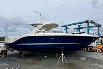 BOATZON | Sea Ray SLX 310 Outboard 2021