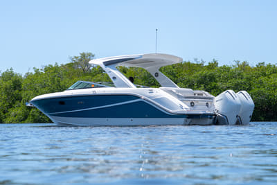 BOATZON | Sea Ray SLX 310 Outboard 2023