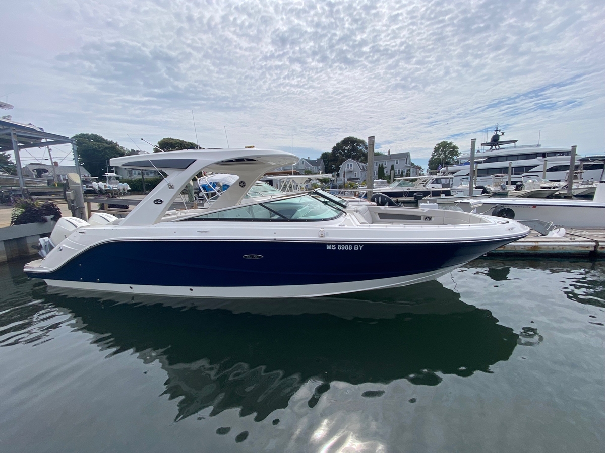 2025 Sea Ray SLX 310 Outboard - Sold Boat