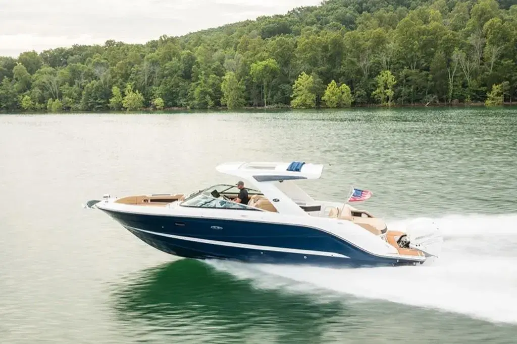 Sea Ray SLX 310 Outboard 2025