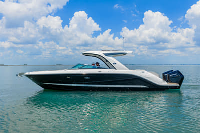 BOATZON | Sea Ray SLX 310 Outboard 2026