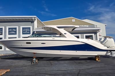 BOATZON | Sea Ray SLX 310 Outboard 2026