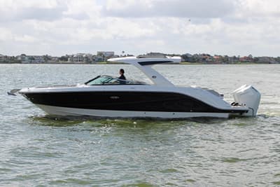 BOATZON | Sea Ray SLX 310 Outboard 2027
