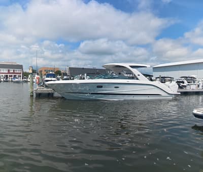 BOATZON | Sea Ray SLX 310 Outboard 2027
