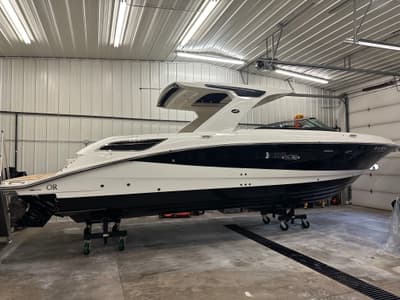 BOATZON | Sea Ray SLX 350 2024