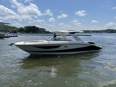 BOATZON | Sea Ray SLX 350 2025