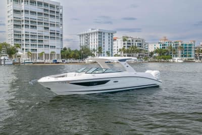 BOATZON | Sea Ray SLX 350 Outboard 2023