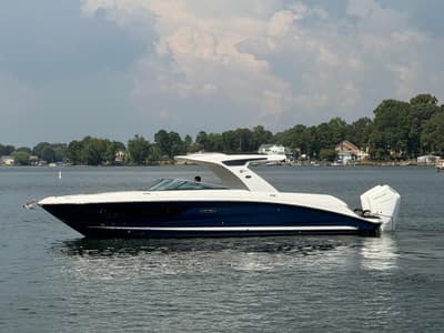 BOATZON | Sea Ray SLX 350 Outboard 2025