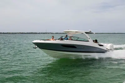 BOATZON | Sea Ray SLX 350 Outboard 2026