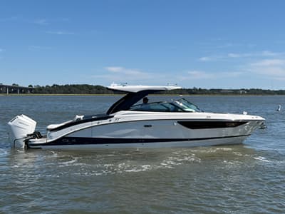 BOATZON | Sea Ray SLX 360 Outboard 2027