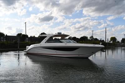 BOATZON | Sea Ray SLX 400 Outboard 2020