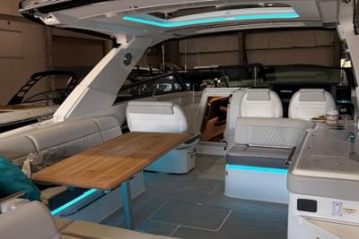 BOATZON | Sea Ray SLX 400 Outboard 2025