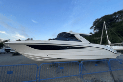 BOATZON | Sea Ray SLX 400 Outboard 2026