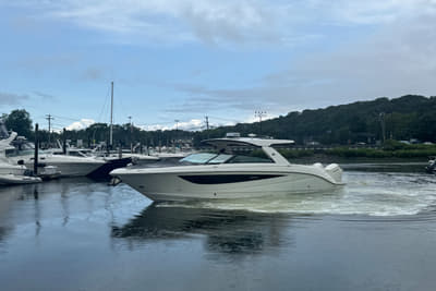 BOATZON | Sea Ray SLX 400 Outboard 2026