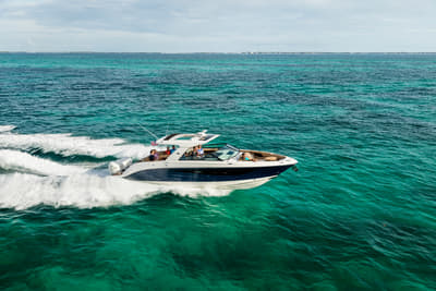 BOATZON | Sea Ray SLX 400 Outboard 2026