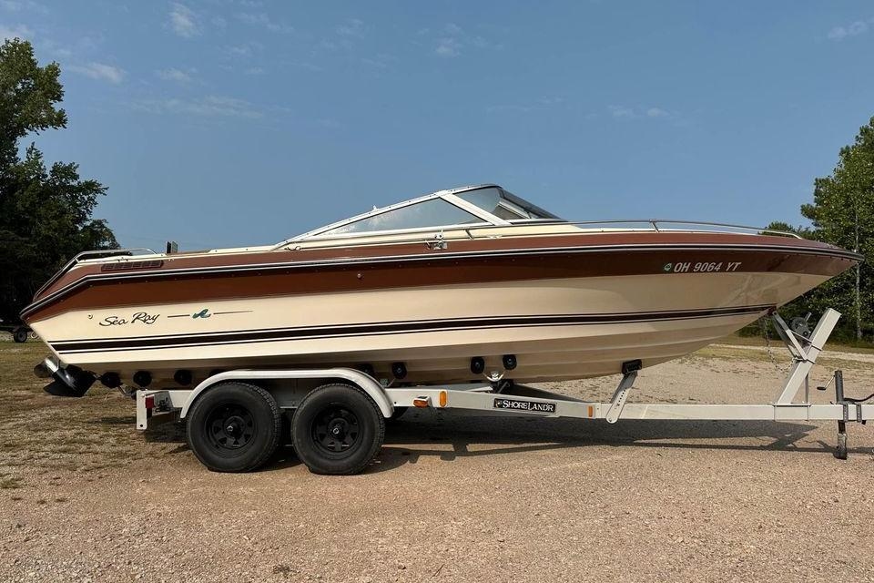 1987 Sea Ray Sorrento 21 - Sold Boat