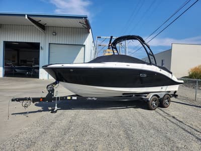 BOATZON | Sea Ray SPX 210 2025