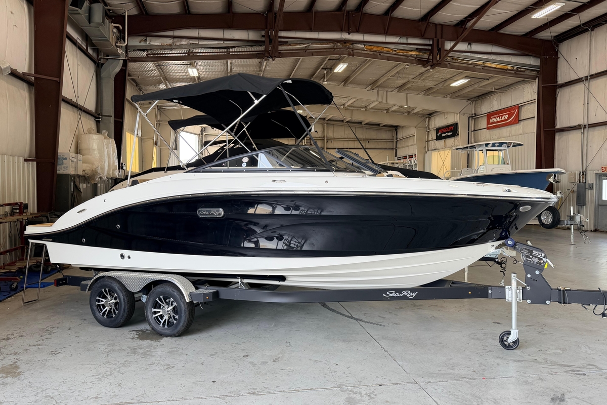2027 Sea Ray SPX 210 - Sold Boat